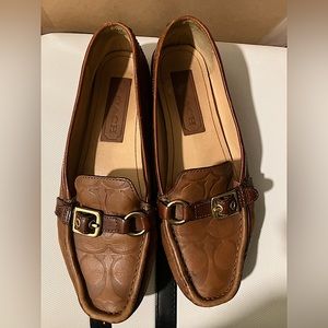 Coach canvas women’s loafer with rubber outsole size 8.5 tan